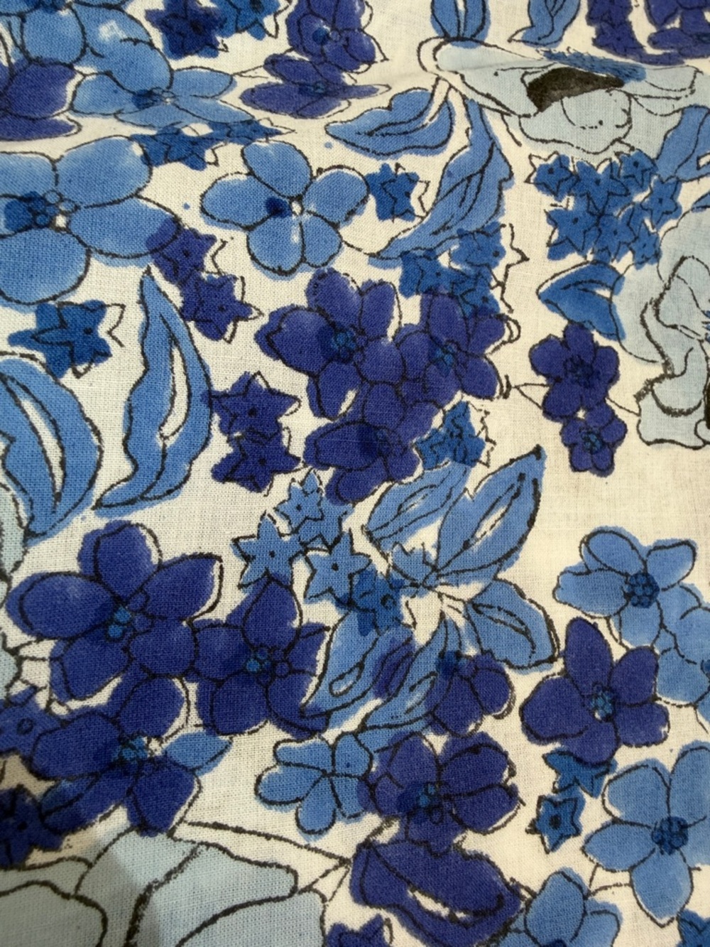 Ro’s Garden Blue Nevano Dawson Top Size S Blue Floral EUC - Picture 8 of 10